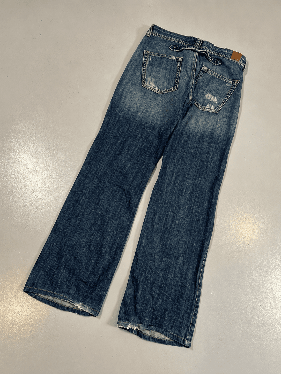 BUNDLE OF VINTAGE WOMEN'S Y2K BOOTCUT DENIM   — image 3 of 3